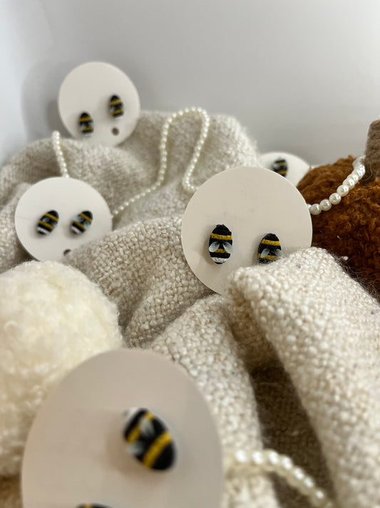 BUSY BEE STUDS